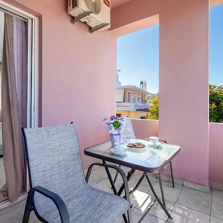 Nikos Apartments Agia Marina Екстериор снимка