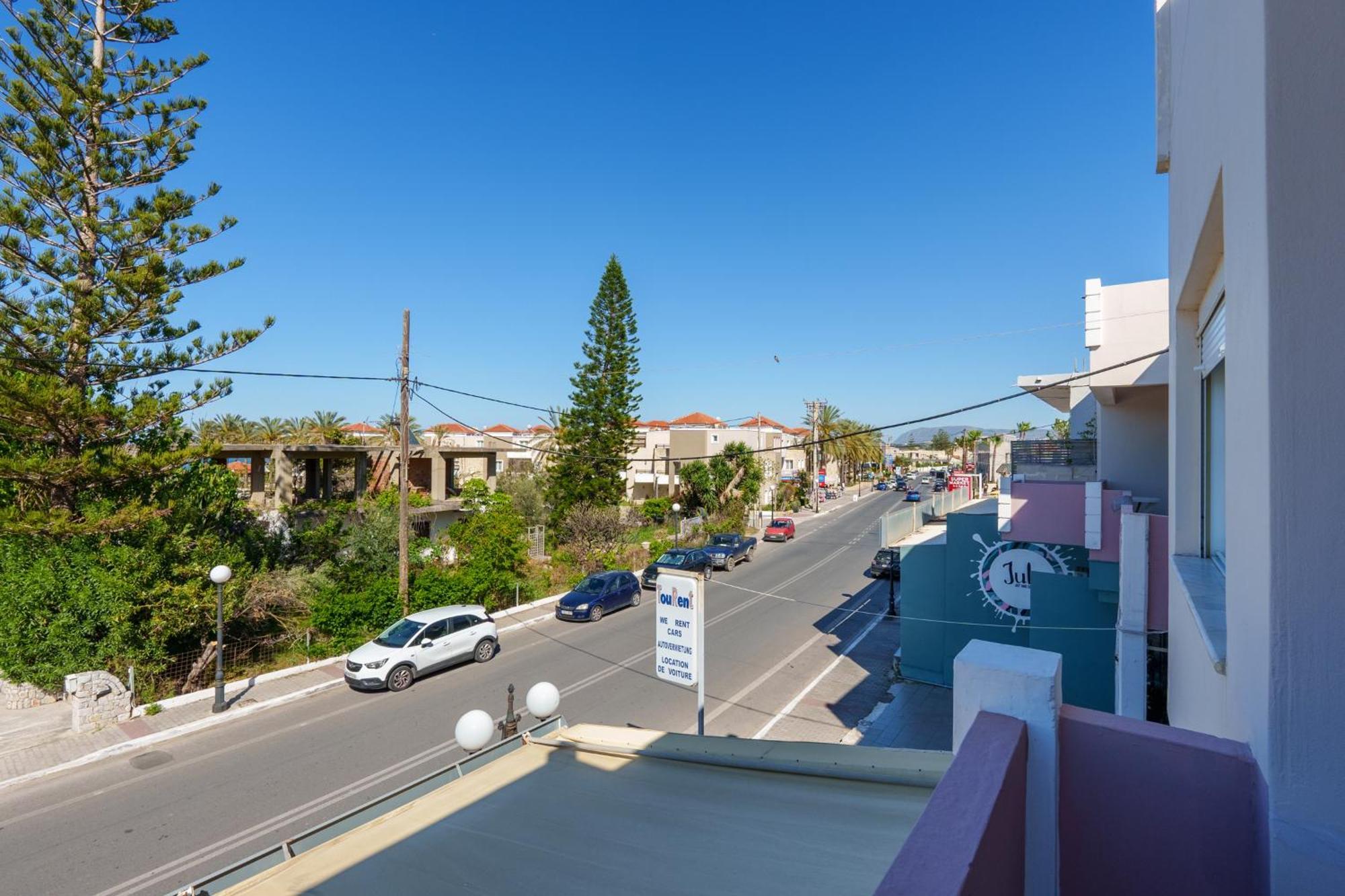 Nikos Apartments Agia Marina Екстериор снимка