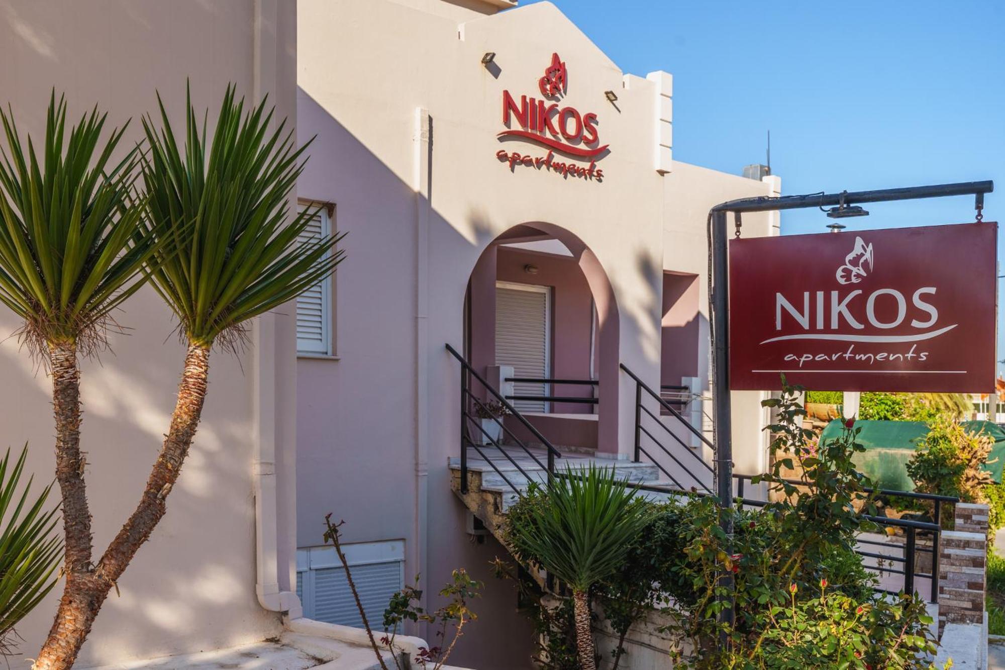 Nikos Apartments Agia Marina Екстериор снимка