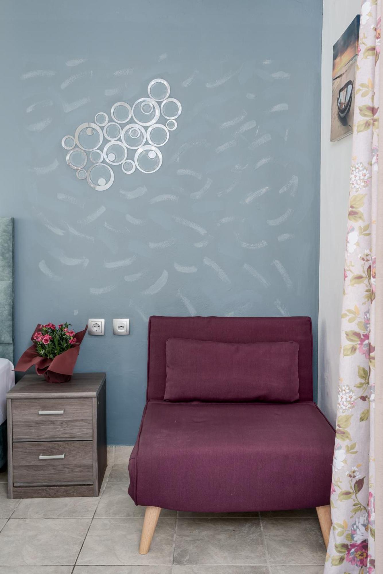 Nikos Apartments Agia Marina Екстериор снимка