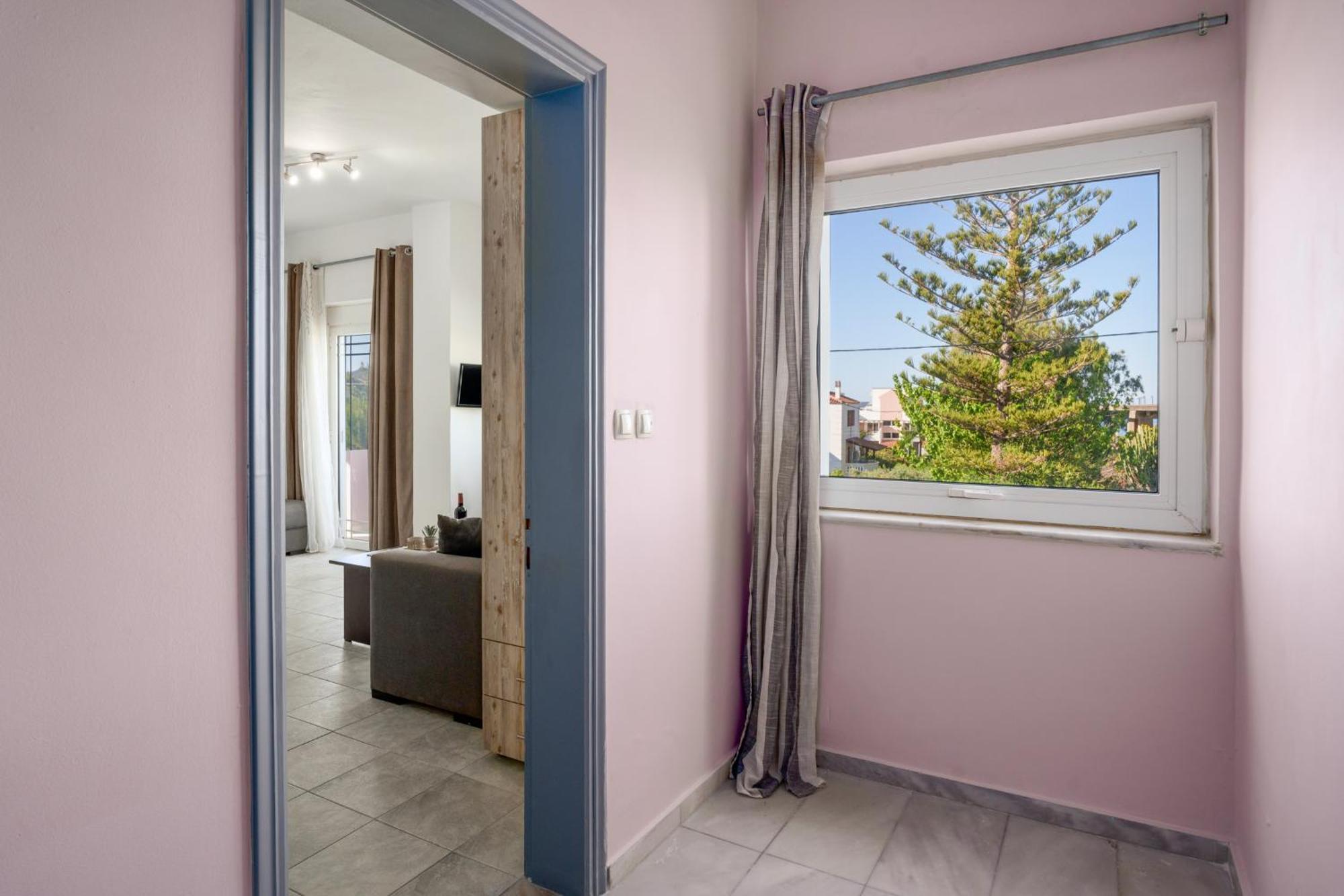 Nikos Apartments Agia Marina Екстериор снимка