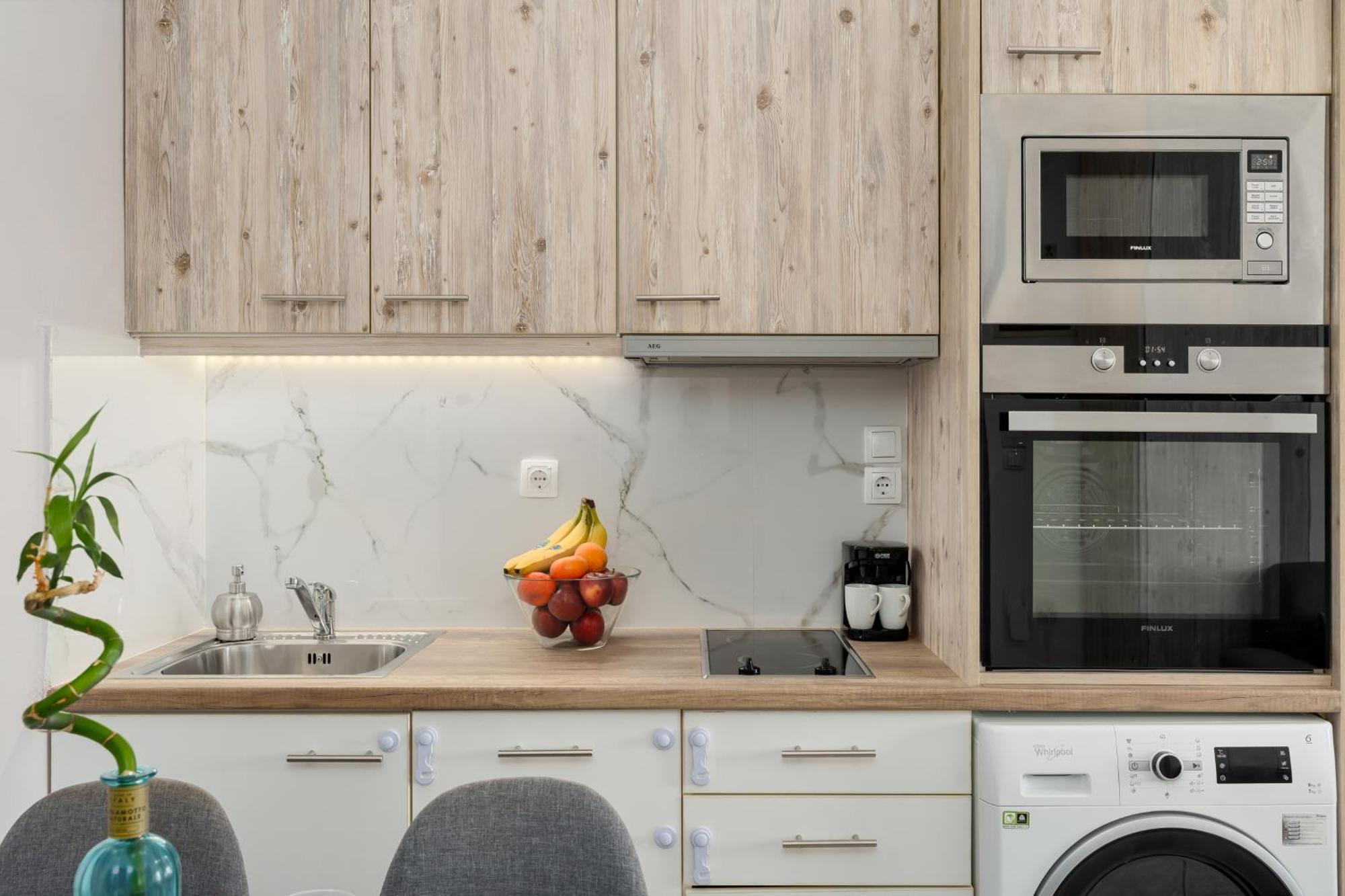 Nikos Apartments Agia Marina Екстериор снимка