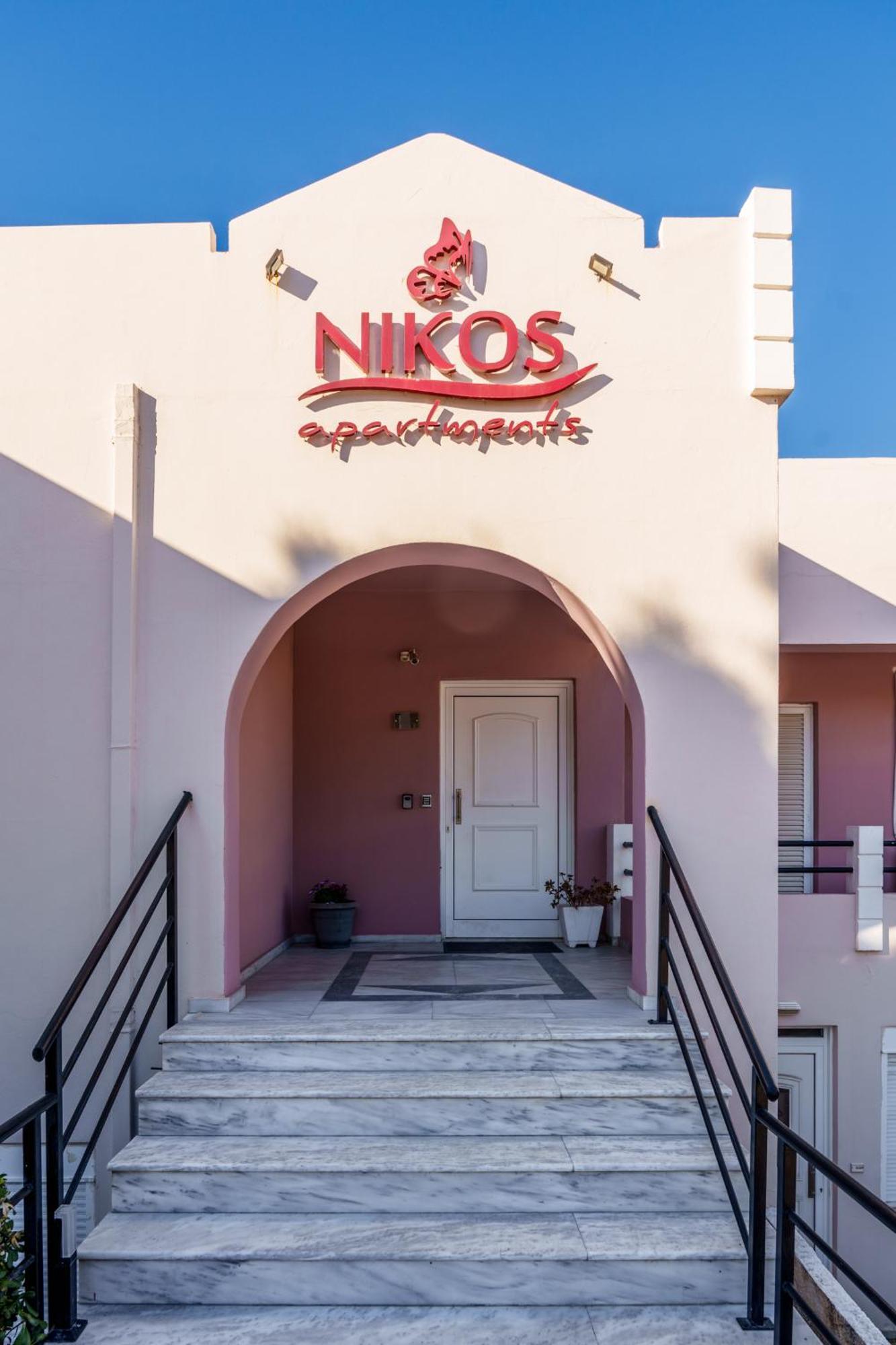 Nikos Apartments Agia Marina Екстериор снимка