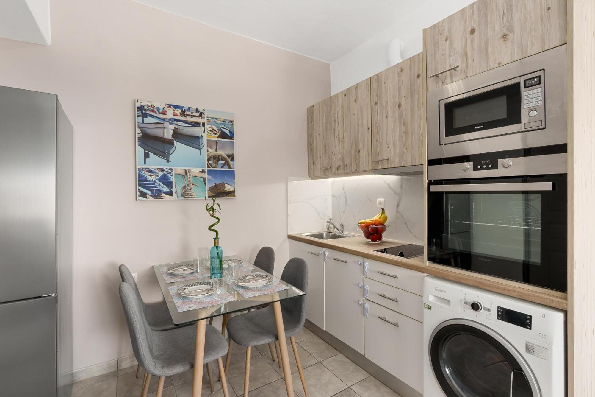 Nikos Apartments Agia Marina Екстериор снимка