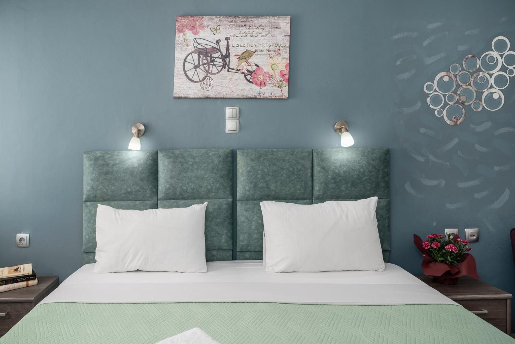 Nikos Apartments Agia Marina Екстериор снимка