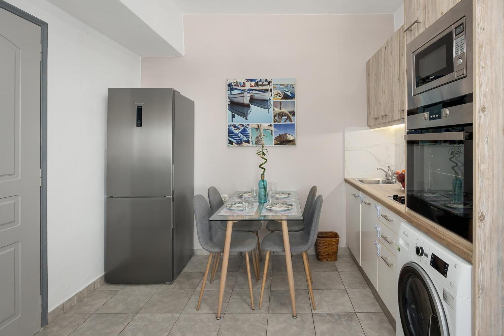 Nikos Apartments Agia Marina Екстериор снимка